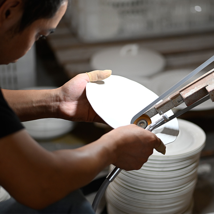 white porcelain dinner set
